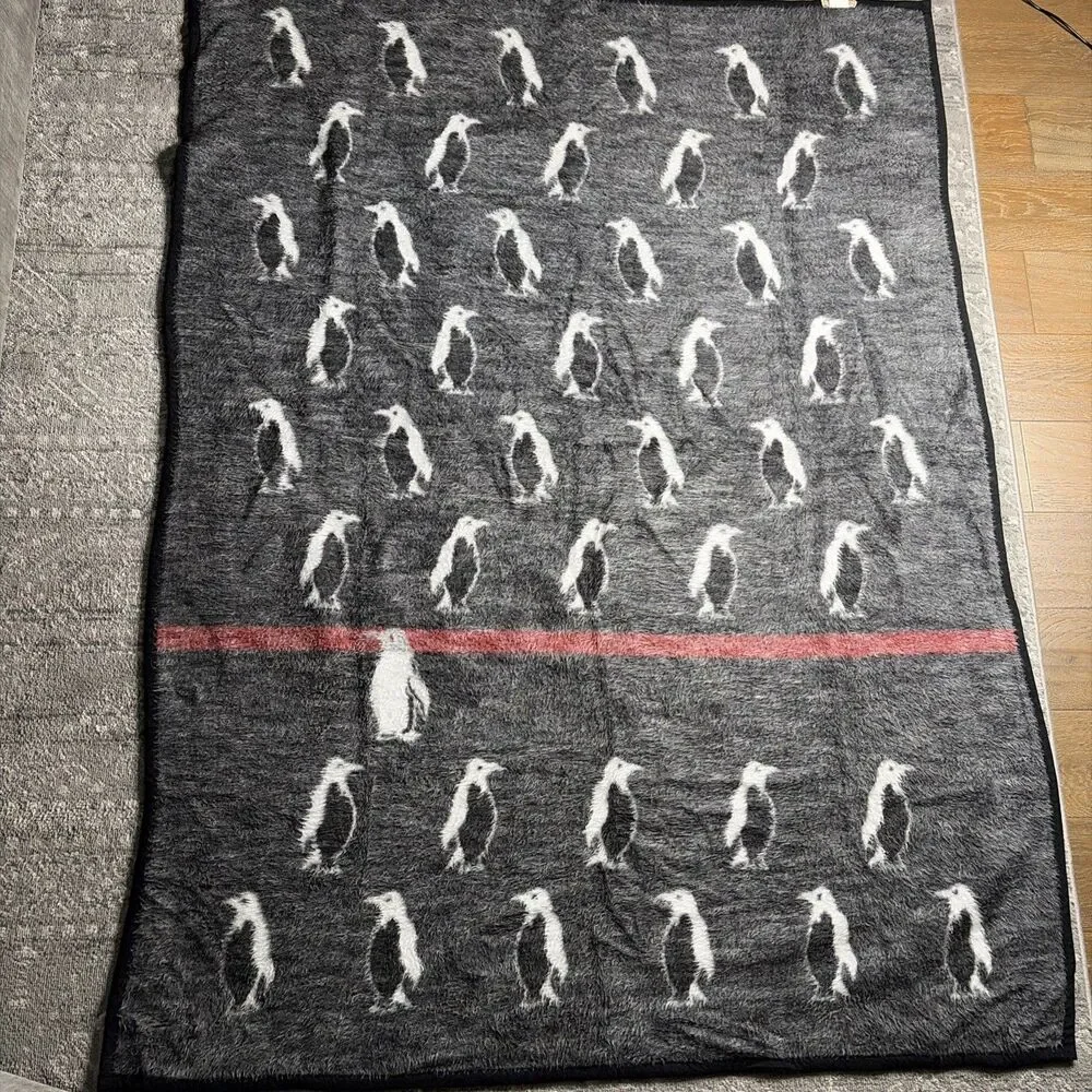 Vintage 1985 Biederlack Penguin Blanket Black White Reversible 75x54” USA